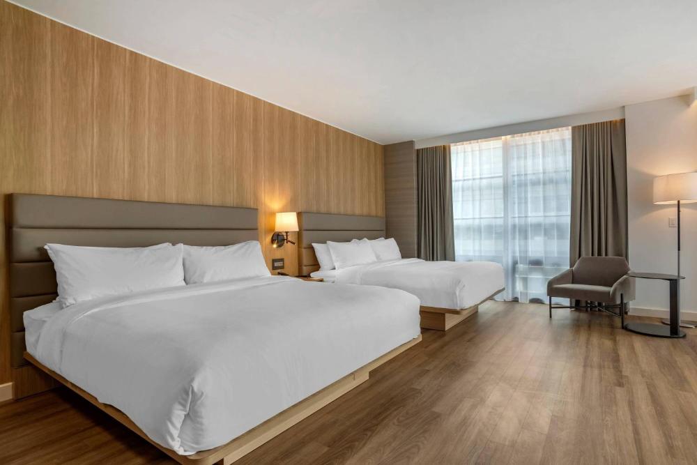 Guest room, 2 King, Corner room interior